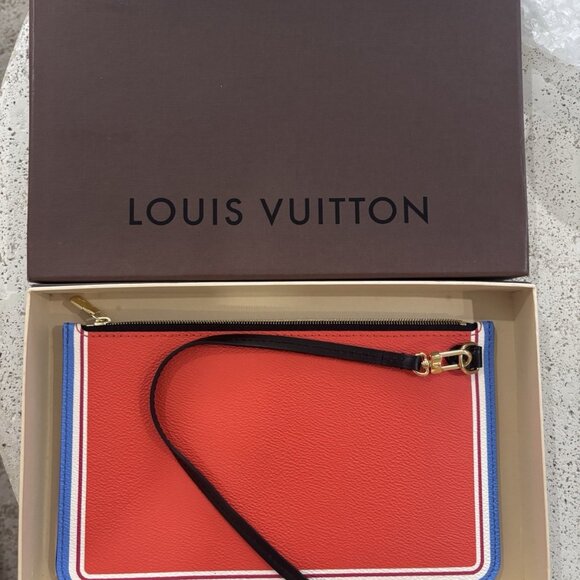 Authentic NEW Louis Vuitton Red Game On Neverfull Pochette Wristlet Pouch - Picture 3 of 10
